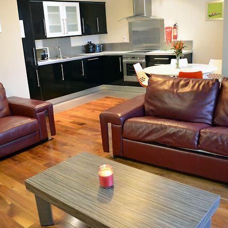 Carrick Plaza Suites And Apartments エクステリア 写真