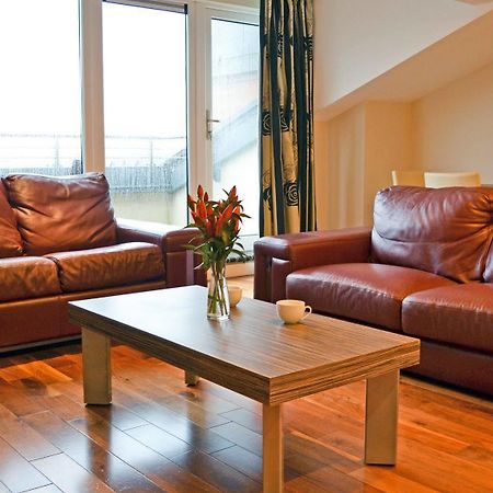 Carrick Plaza Suites And Apartments エクステリア 写真