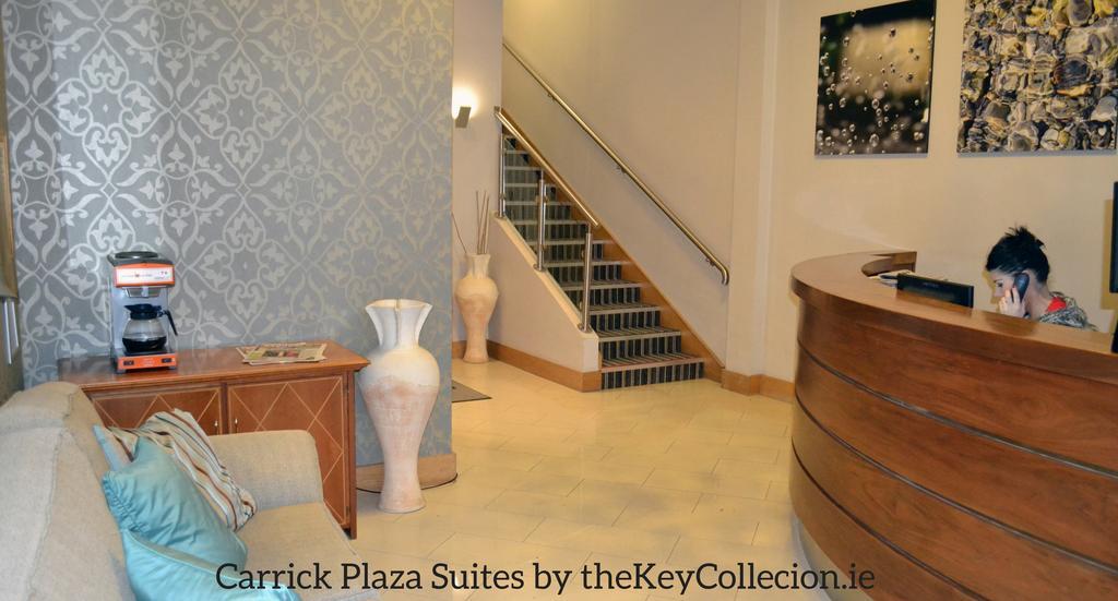 Carrick Plaza Suites And Apartments エクステリア 写真