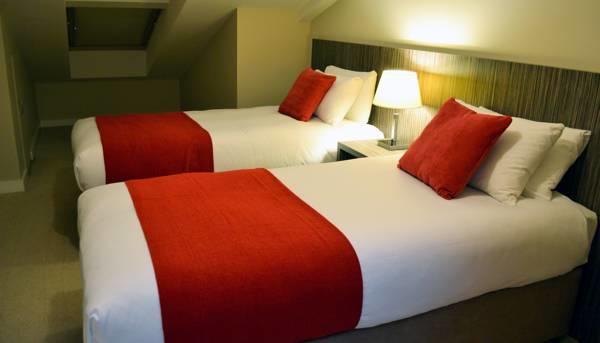 Carrick Plaza Suites And Apartments エクステリア 写真